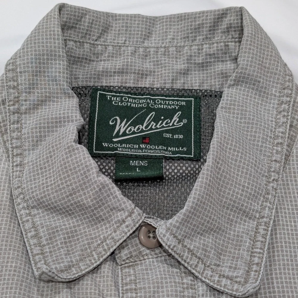 Woolrich Mens Roll-up Long Sleeve Button Up Gray Outdoor Top Large Back‎ Vent